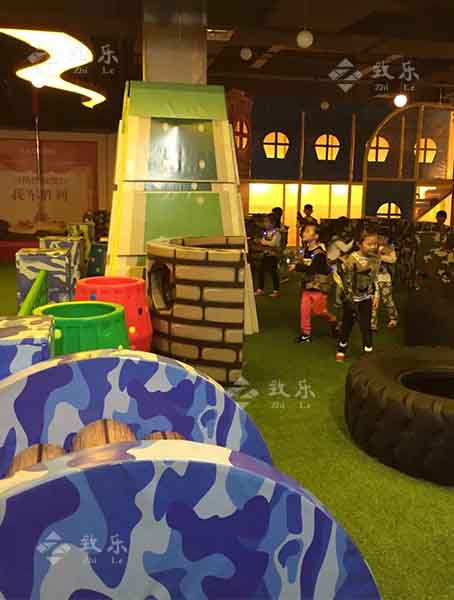 廣州緻樂兒童樂園設備怎麽樣?産品質量高，造型獨特，備受新老客戶的喜愛，億萬商機，無法比拟。産品優勢：産品造型新穎，百餘種新穎設備讓您的店與衆不同。質量優勢：國際标準鑒定的材料，確保産品安全、環保、耐用。品牌優勢：可以入駐國内一線商場，確保您可以抓住絕佳的商業投資機會。